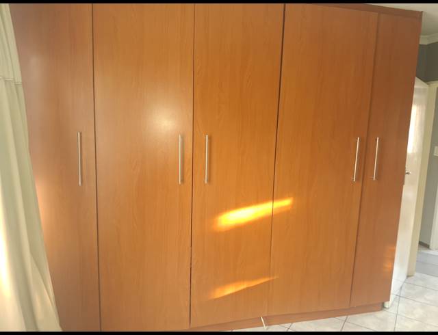 2 BEDROOM FREEHOLD FOR SALE IN CLAYVILLE